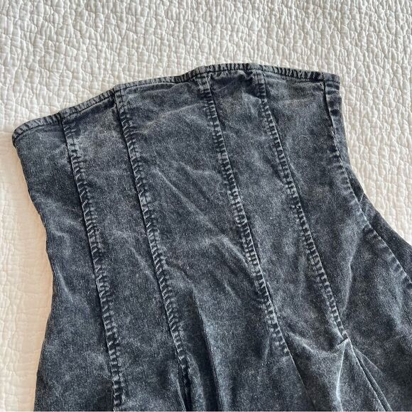 ✨ HYFVE Women’s Black Strapless Pleated Denim Mini Dress Medium - Picture 2 of 9